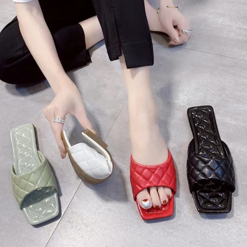 

Women Slippers Light Luxury Style Diamond Lattice Flat Shoes 2021 Women Summer Office Sexy Black Sandals Slip-On Woman Slides