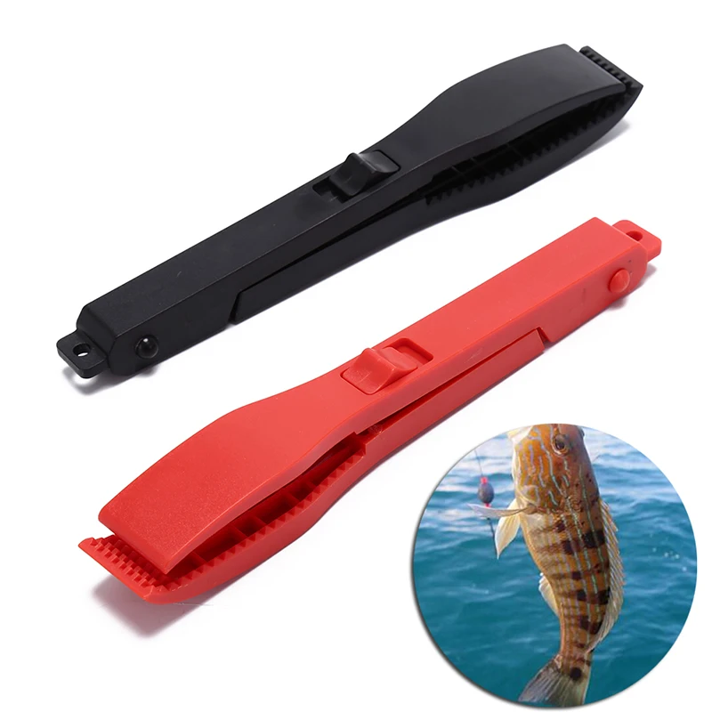 

1Pc Fish Clip Hand Controller Fishing Body Grip Clamp Gripper Grabber Plastic Tackle Lock Multifunctional Tool