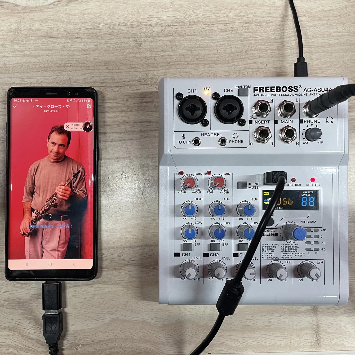 FREEBOSS AG AS04A 4 канальный DC 5V Bluetooth для мобильных телефонов компьютеров и USB