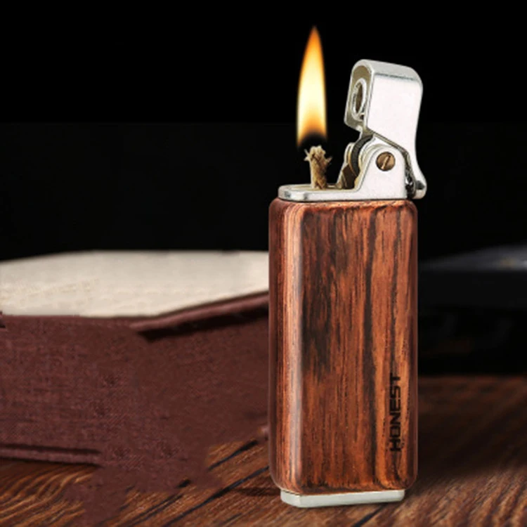 

New Cloud Sandalwood Retro Kerosene Lighter Nostalgic Old-fashioned Personality Wood Men's Accessories Lighter Gadgets for Men