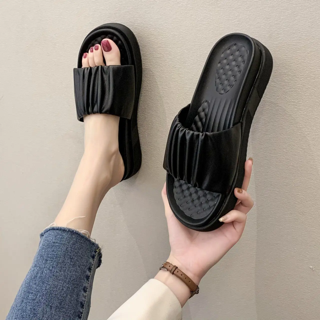 Сандалии женские сетчатые пляжные шлепанцы воздухопроницаемые тапки красные