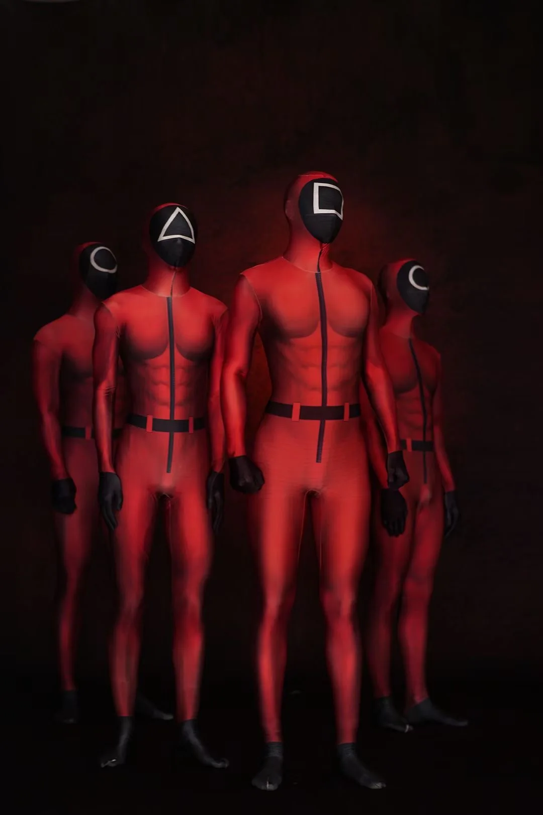 

Новинка 2021, костюм кальмара, комбинезон для косплея, пластиковый костюм для Хэллоуина, вечеринки с квадратными и круглыми треугольниками