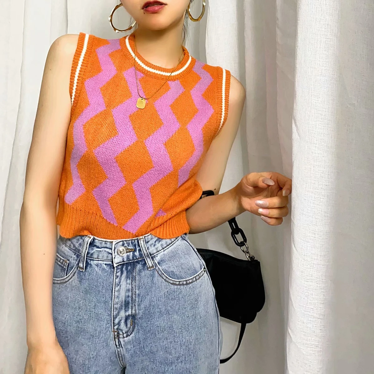 

Оранжевый волнистый жилет без рукавов с круглым вырезом DLSY2952