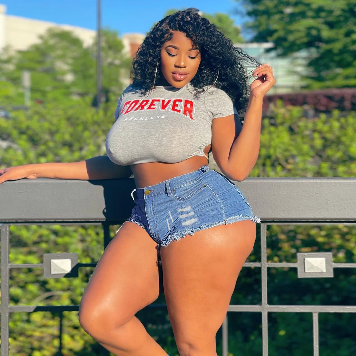 

Hottest Summer Girls Shorts Plus Size Jeans Fashion Women Skinny Holes Ripped Mini Jeans Club Streetwear Sexy Trousers 2021