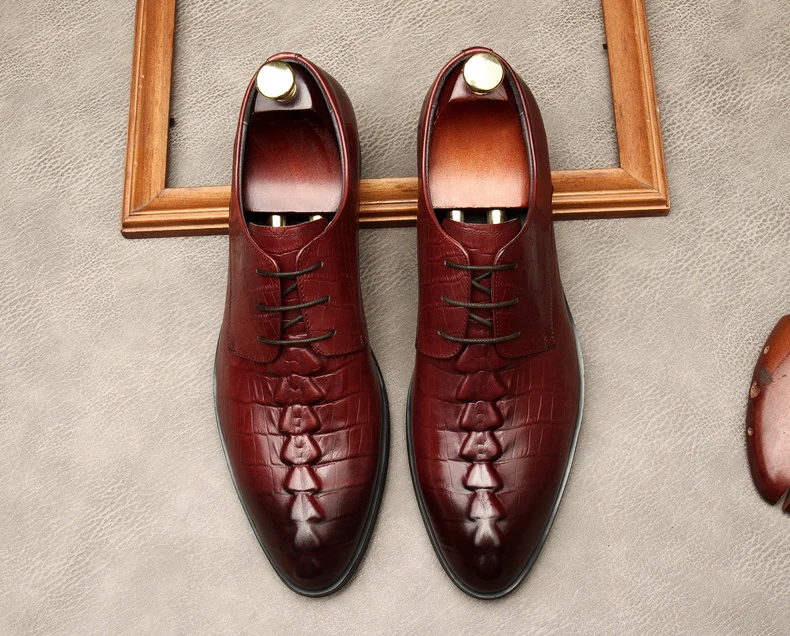 

Italy Oxford Men Dress Shoes Genuine Leather Fashion Wedding Brogue Pointed Toe Lace Up Business Shoes Formal Black Party Shoe