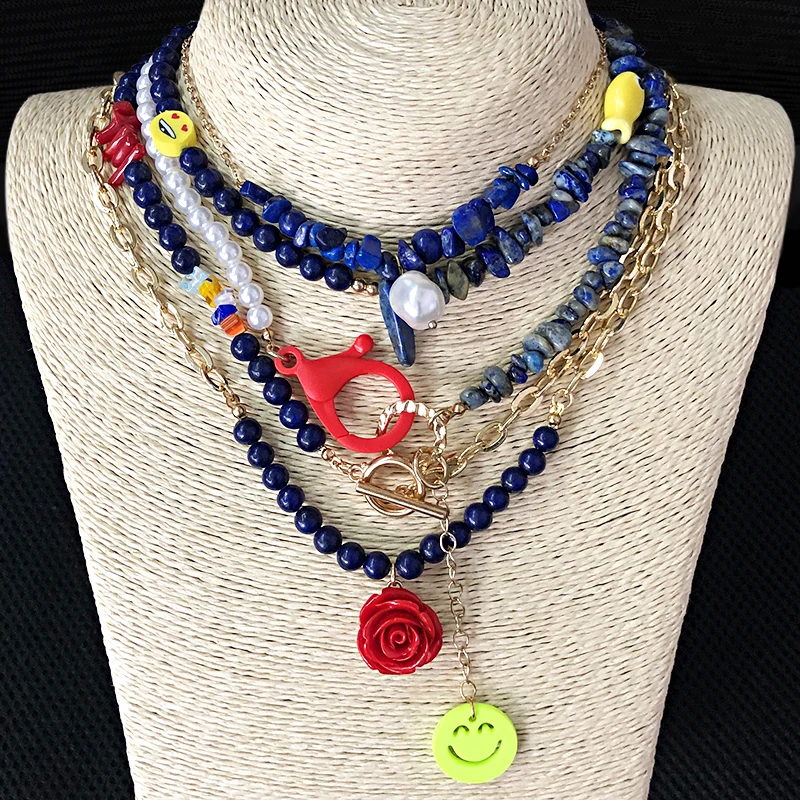 

KOMi Handmade Irregular Lapis Lazuli Bead Alloy Necklace Imitation Pearl Romantic Red Rose Pendant Ladies Fashion Jewelry