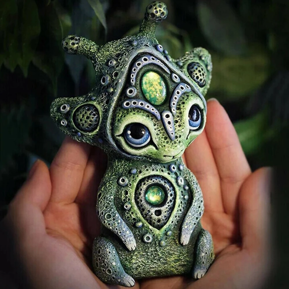

Handmade resin decorations, miniature fairy tale elves monster statues, fantasy world artwork, fantasy garden glass statues