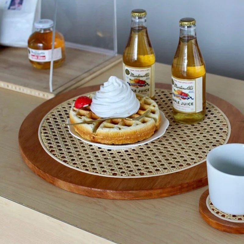 

Hand-Woven Rattan Decoration Round Plate Ornaments Storage Tray with Handle Bread Fruit Food Breakfast Display