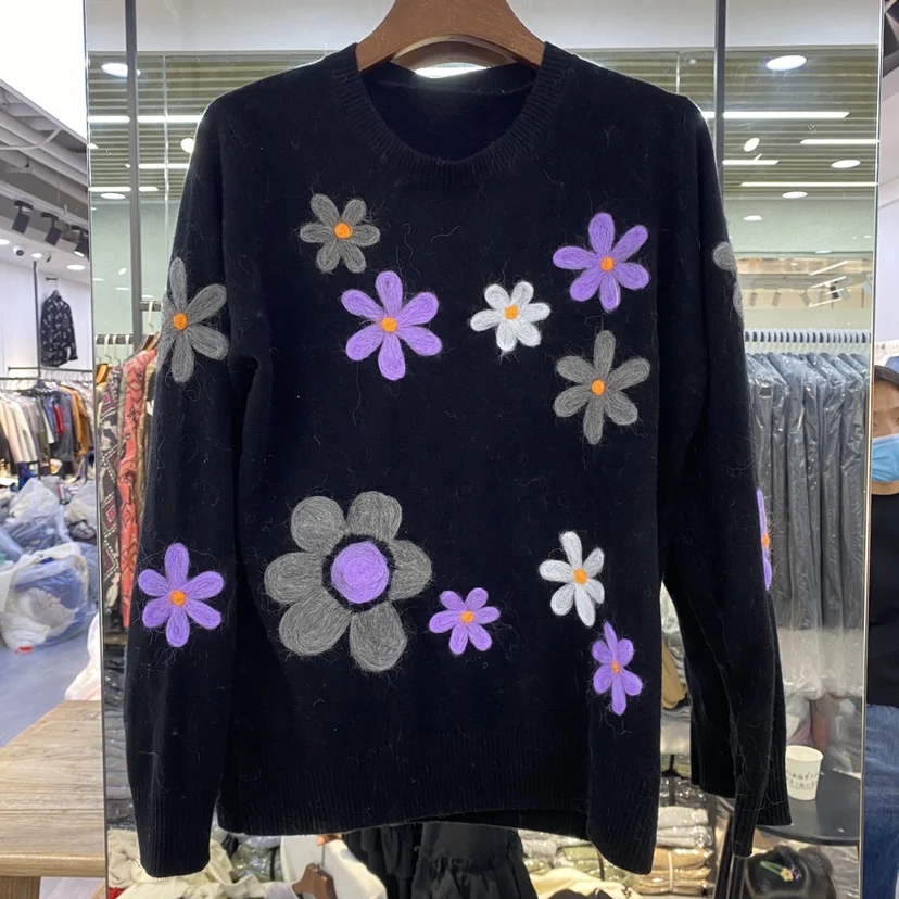 

Fashion 2021 Autumn Winter Floral Embroidery Sweater For Women Luxury White Black Knitted O Neck Flower Girls Soft Pullovers