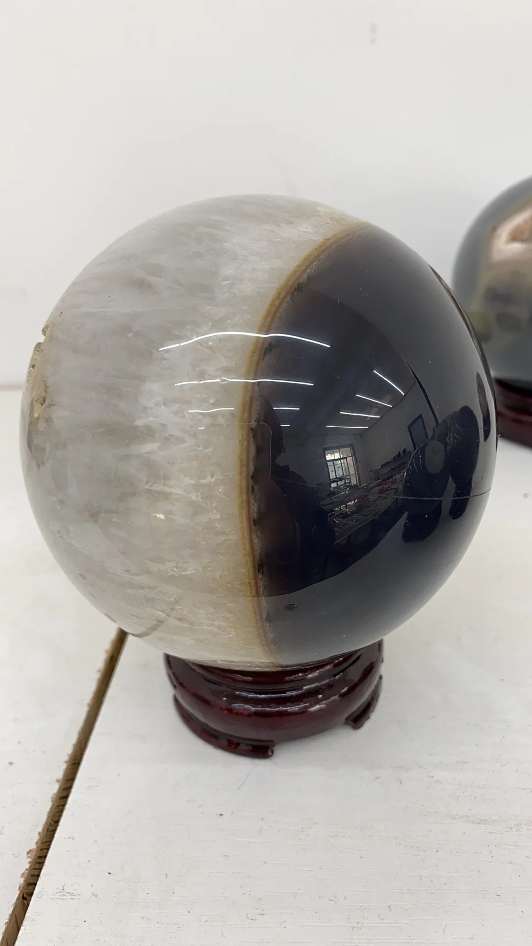 

Natural smile, agate, good luck, wealth, healing, peace.