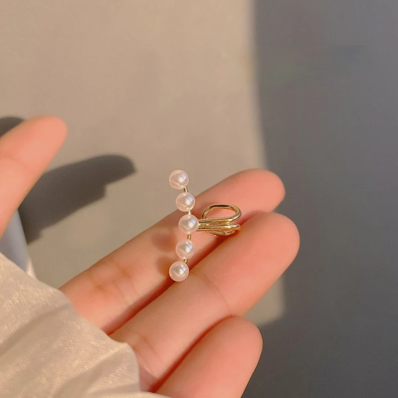

U-Magical Korean Fashion Simulation Pearl Clip Earring for Women Femme Trendy Gold Metallic Hollow Earring Jewelry Accessories