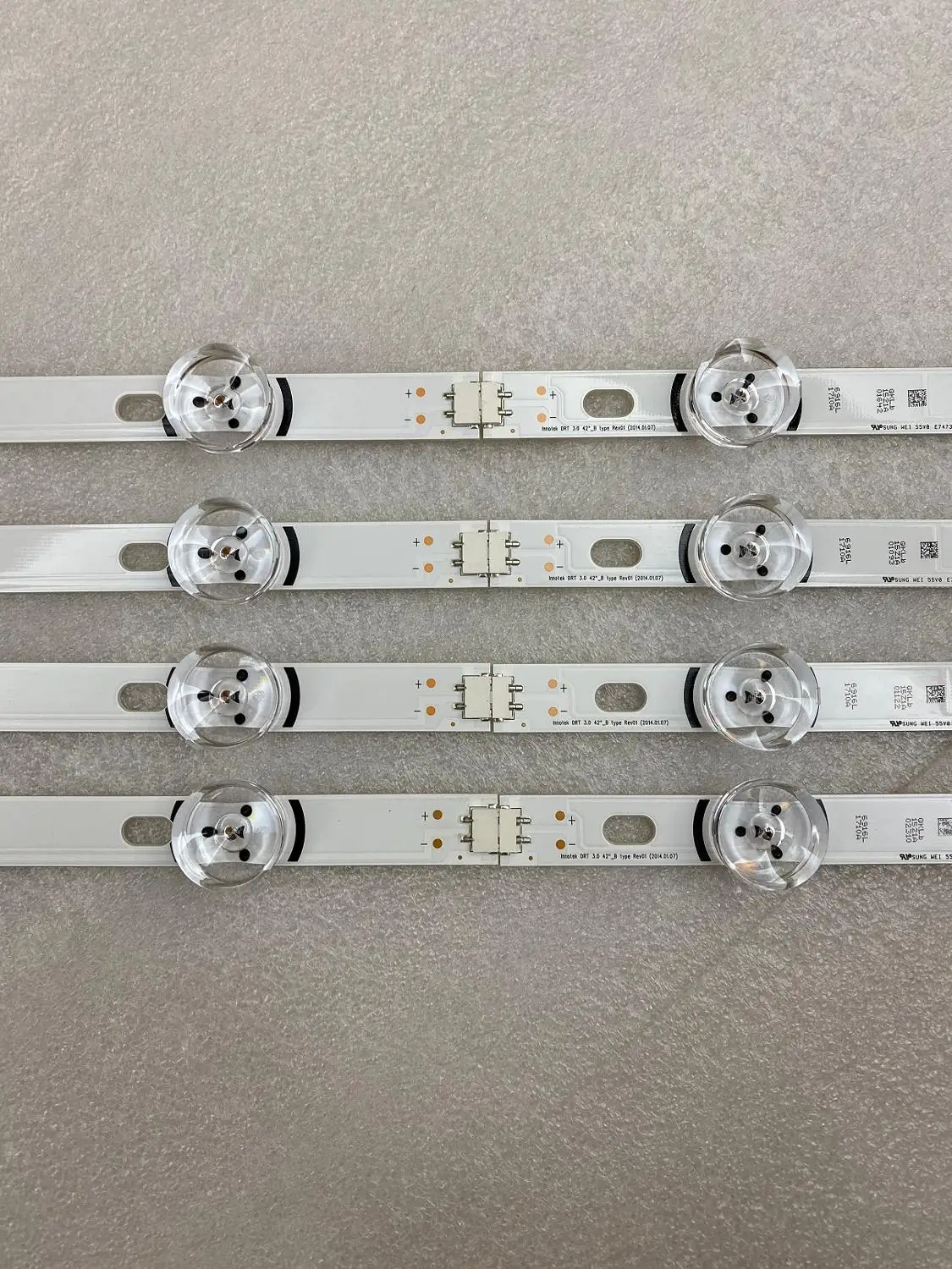 

New Original LED Backlight Strip(8)for LG 42LB 42LF 42LB551V 42LF561V 42LF5610 42LF580V 42LY320C 42LB570B 42LB570V 42LB561V