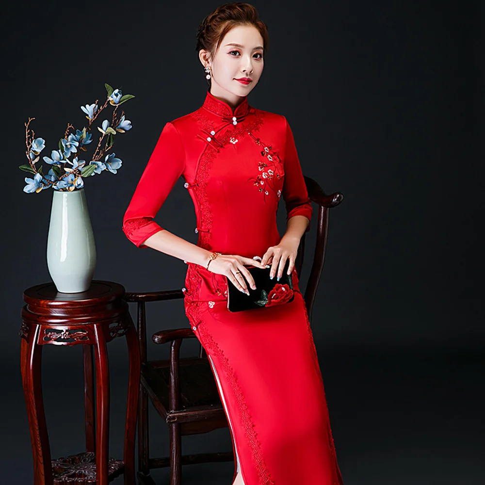

Элегантное женское китайское платье для свадебной вечеринки, традиционное атласное шелковое платье-Ципао с красной кружевной цветочной вы...