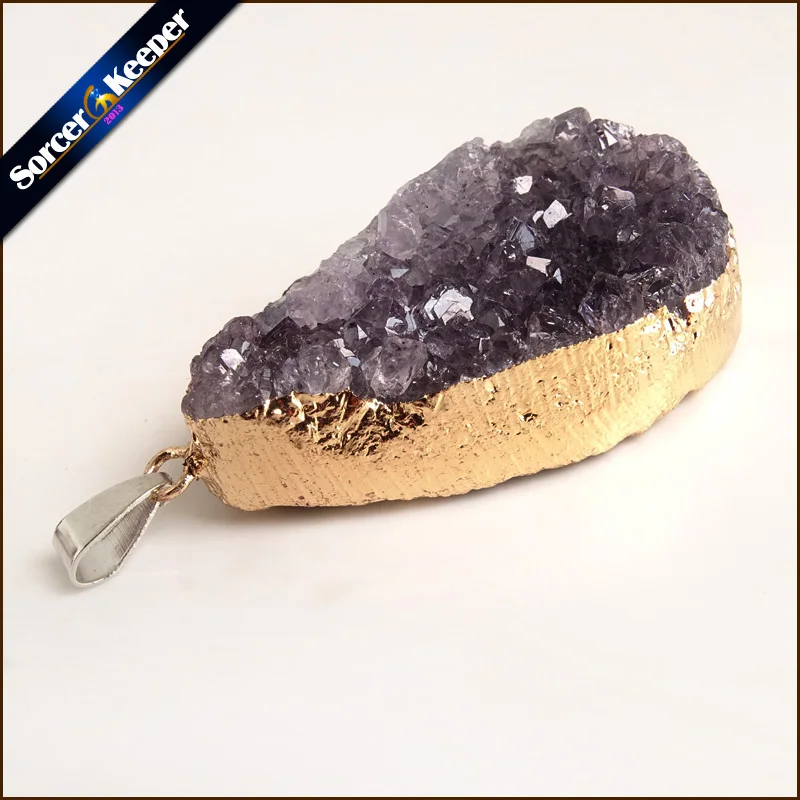 

Естественный неправильной формы фиолетовый с необработанными аметистами кварца кристалл кластер кулон ожерелье с 24K золотыми заполненным...