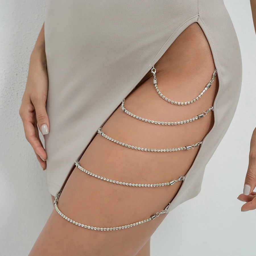 Платье женское вечернее с лямкой на шее элегантное облегающее пикантное модное