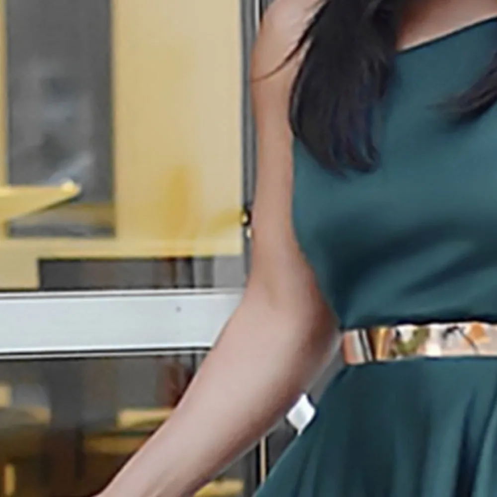 Платье женское на одно плечо шикарное однотонное элегантное вечернее милое