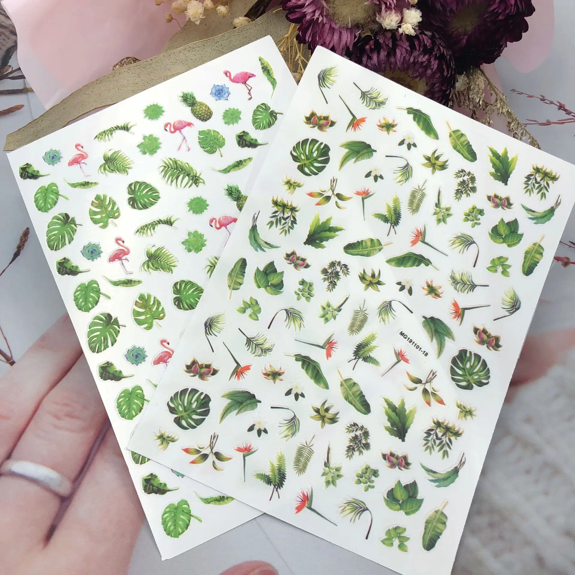 High Quality Japanese Style3d DIY Green Leaves Nail Stickers Light Traceless Hot Selling Dry Nail Decals Manicure Nail Art Women