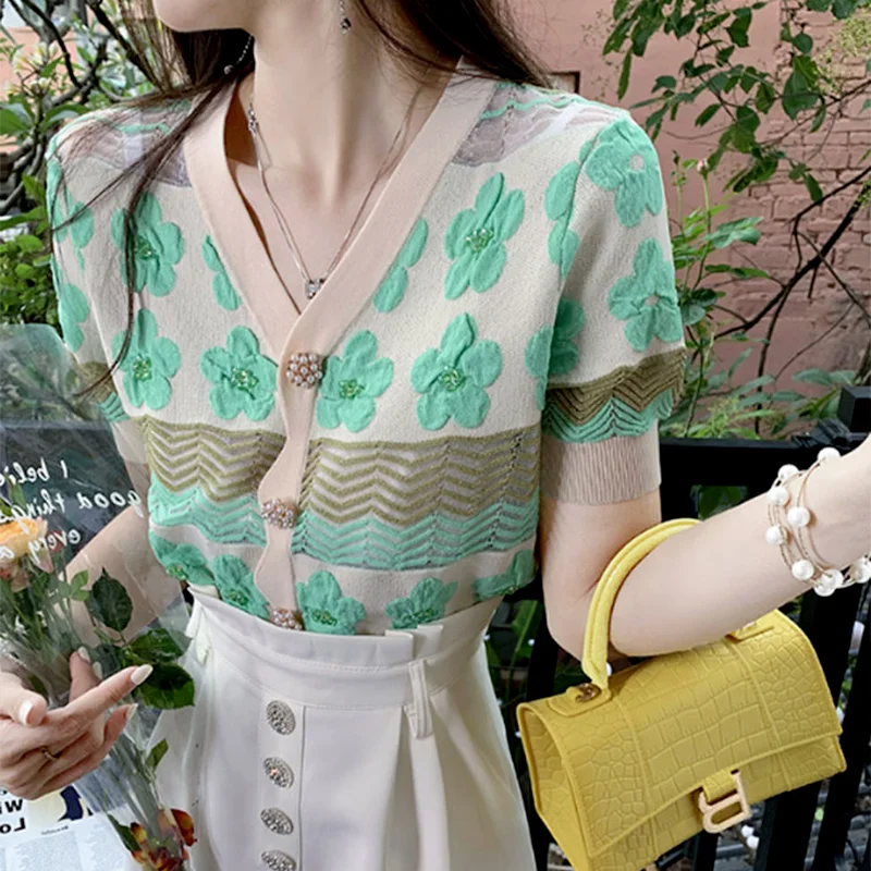 

Korejepo Women Shirt 2021 Summer New Sweet Floral V-neck Short Sleeve Ice Silk Cardigan Slimming Thin Short Beaded Sweater Coat