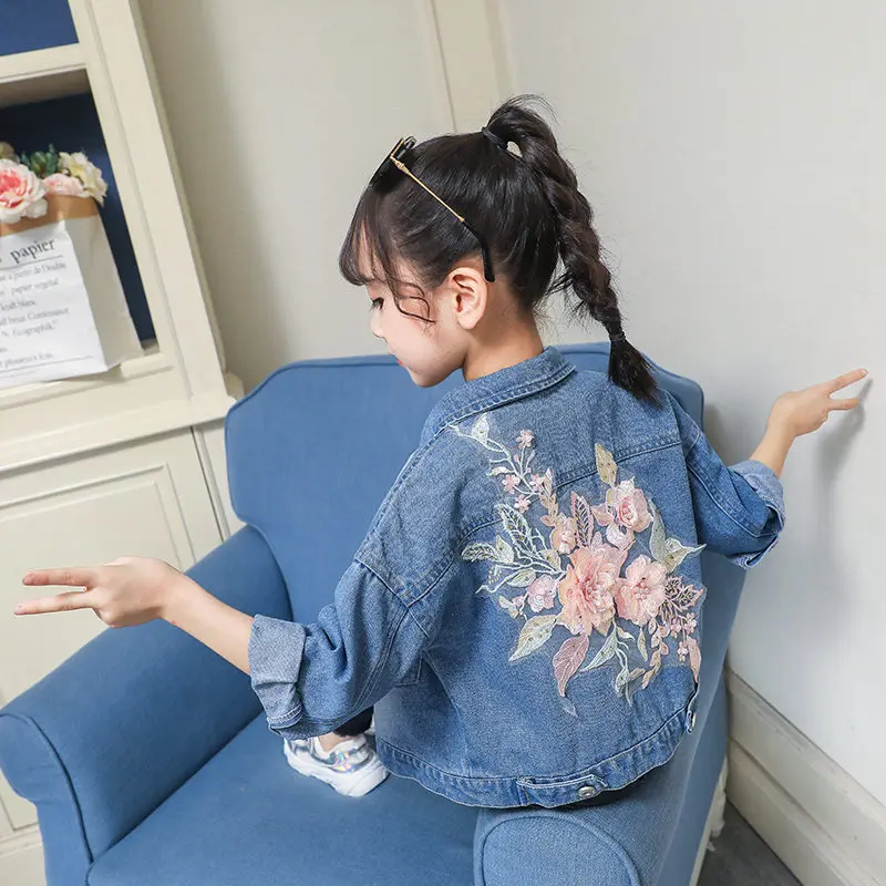 Куртка для маленьких девочек пальто новая модная одежда с цветочной вышивкой на