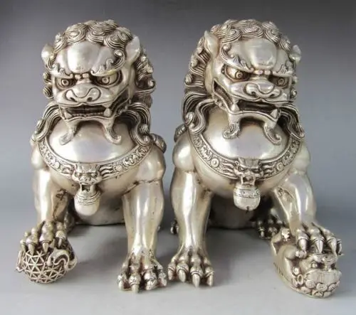 

Китайские старые тибетские серебряные резная пара, статуи и скульптуры собаки, Льва, домашний декор, статуэтка, аксессуары, украшения для го...