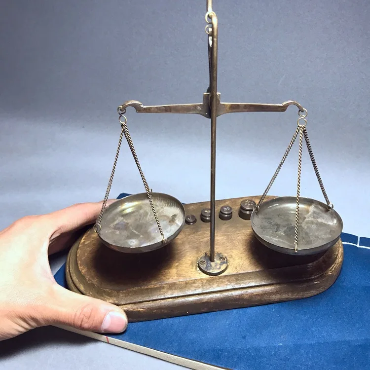 

LAOJUNLU Solid Wood Base Brass Small Balance Measuring Scale Home Decoration