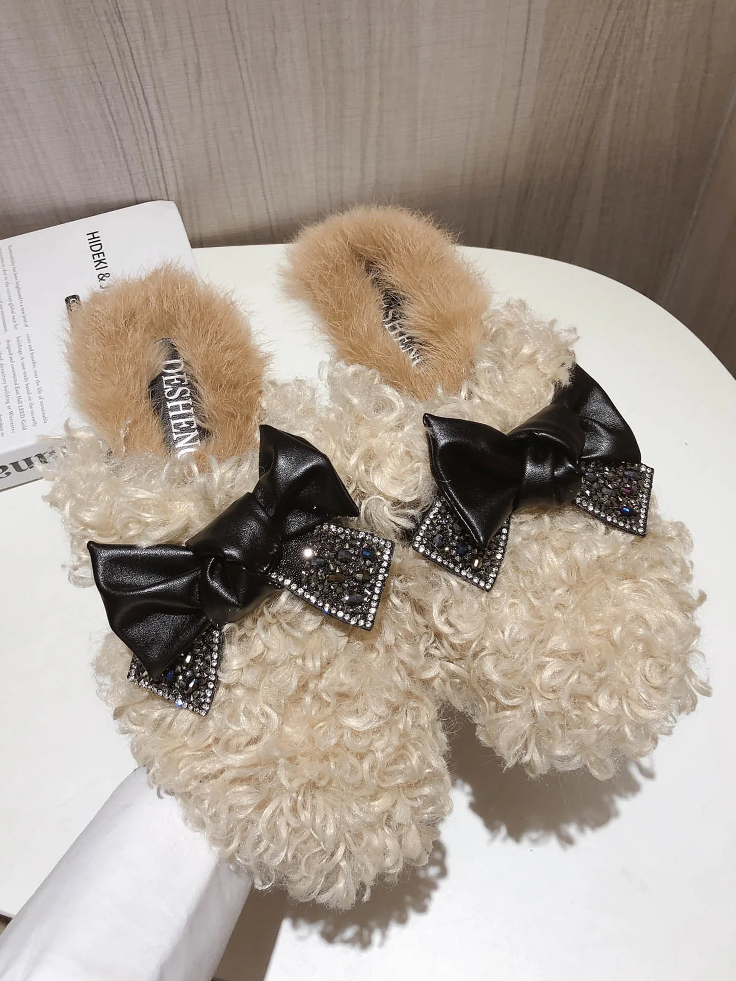 

Butterfly-Knot Cover Toe Low Glitter Slides Slippers Casual Female Shoes Fur Flip Flops Loafers Flock Jelly Luxury 2021 Flat