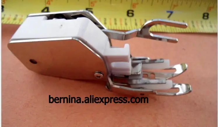 REPLACEMENT EVEN FEED / WALKING FOOT with Quilt Guide #4123573-01 for HUSQVARNA VIKING Group(s) (5) (6) and (7) 215 400 605 |