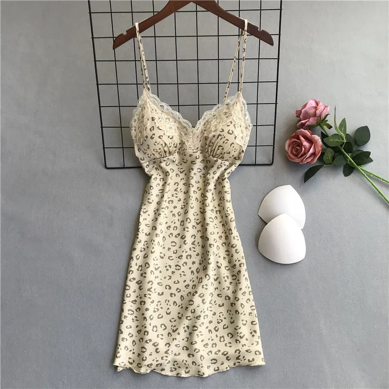 

2020 New Leopard Print Split Nightdress Fashion Sexy V-neck Sling Nightdresses Lace Trim Sleepwear With Chest Pads