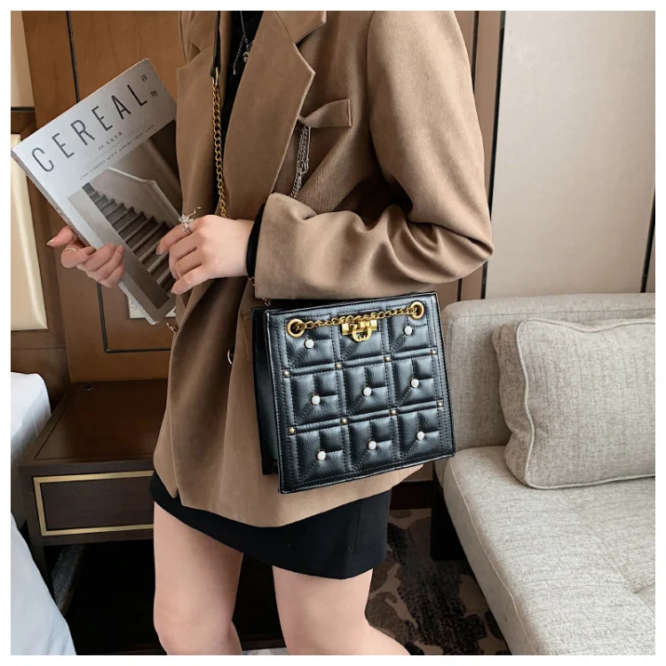 

Luxury Rivets Lattice Women Crossbody Bag 2021 New High Quality Pu Leather Women's Designer Handbag Chain Shoulder Messenger Bag