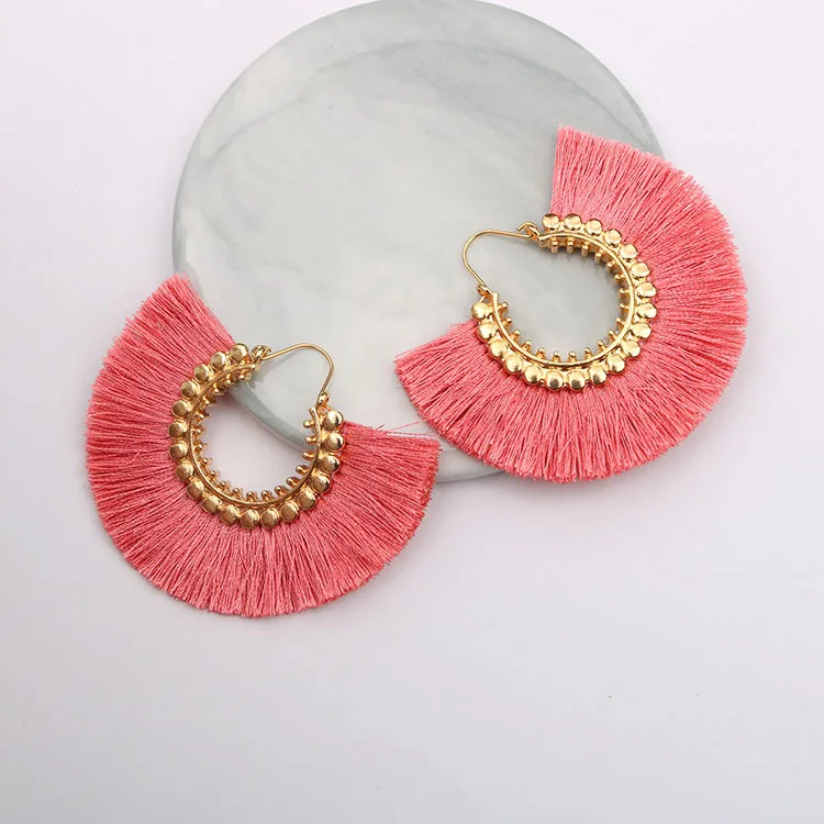 Серьги с кисточками в стиле бохо женские массивные круглые висячие