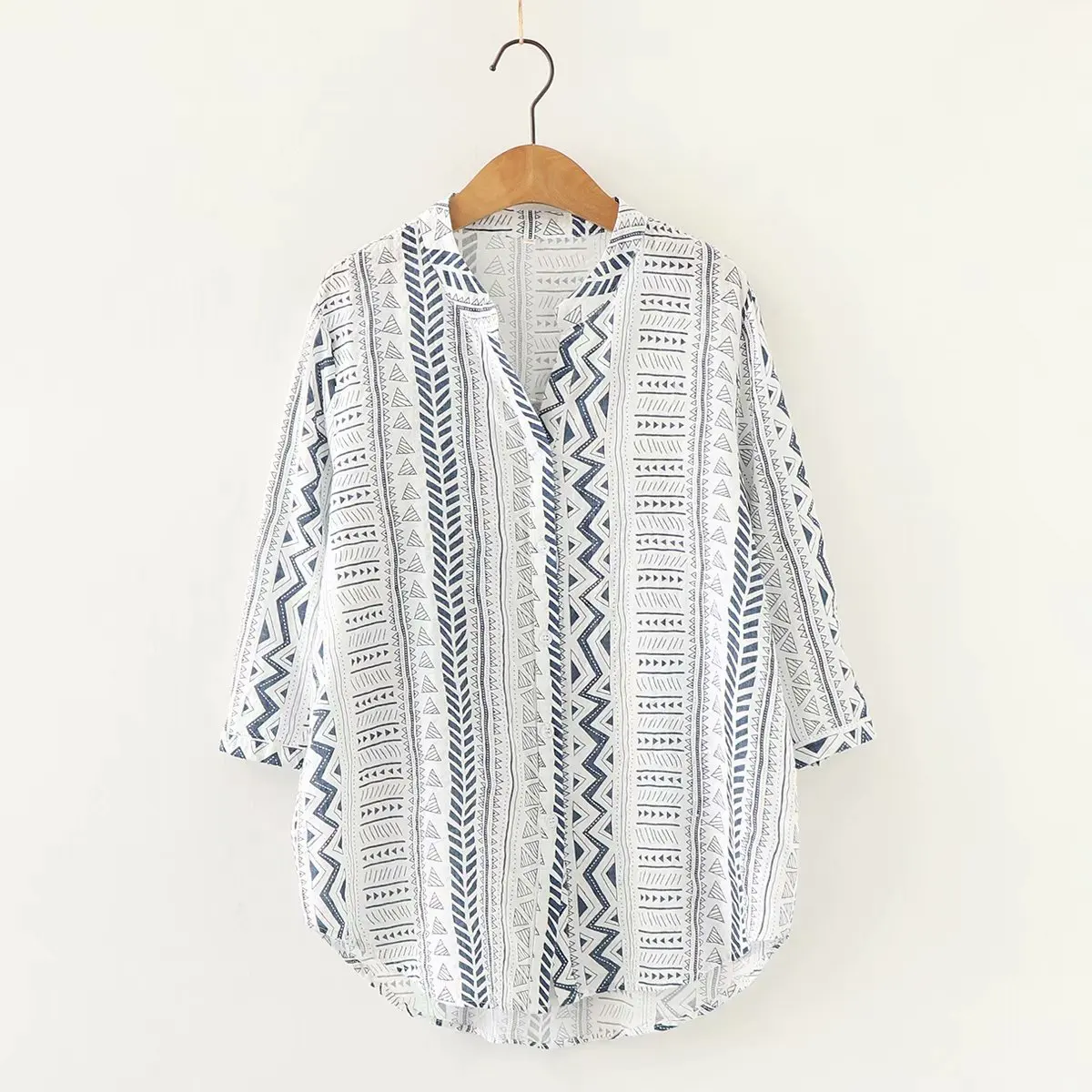 

wind printing thin cotton v-neck middle sleeve shirt summer new female leisure relaxed joker half sleeve blouse
