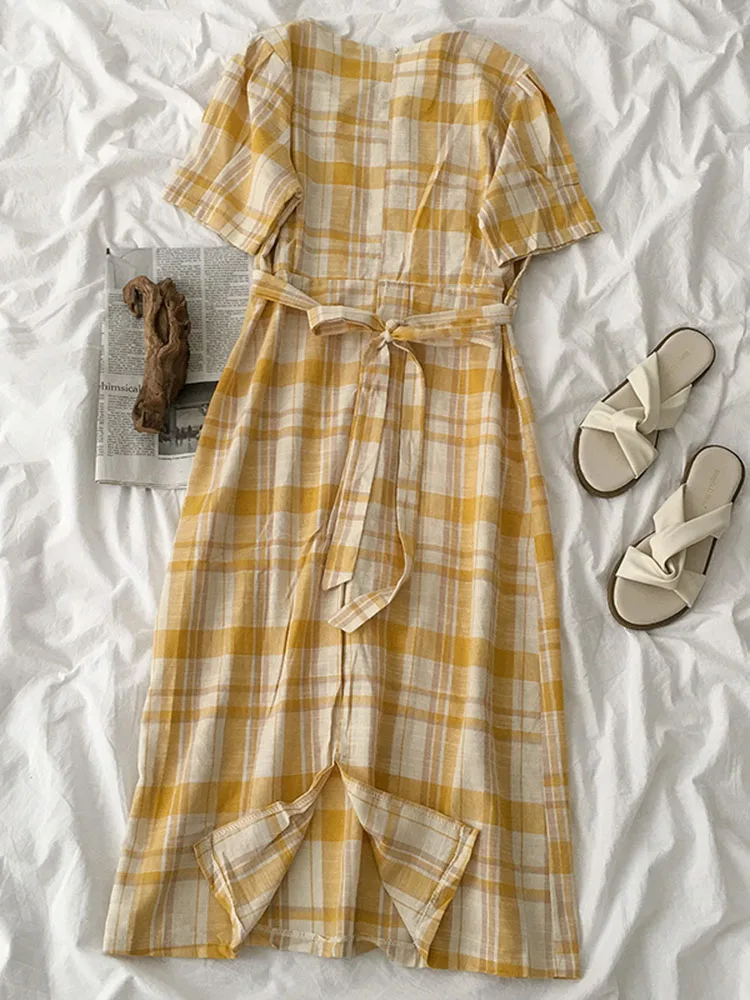 Клетчатое платье миди милое летнее с квадратным вырезом и коротким рукавом в