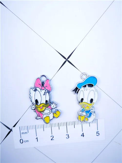 10 шт мультфильм Дональд Дак ожерелье Маргаритка брелок Эмаль Бусины Подвески
