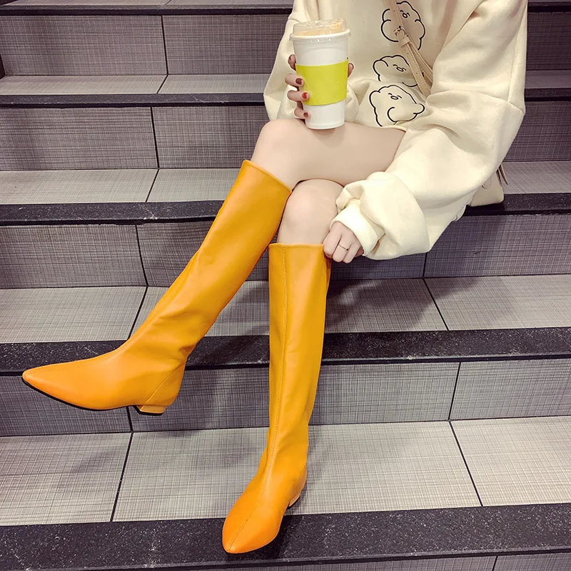 Женские сапоги до колена в сдержанном стиле с острым носком милые осенне-зимние