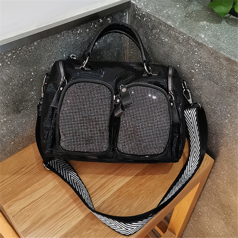 

Women Totes Luxury Crystal Shoulder Bags Black Red Totes Women Leather Punk Handbags 2020 New Ladies Fashion Crossbody Bags