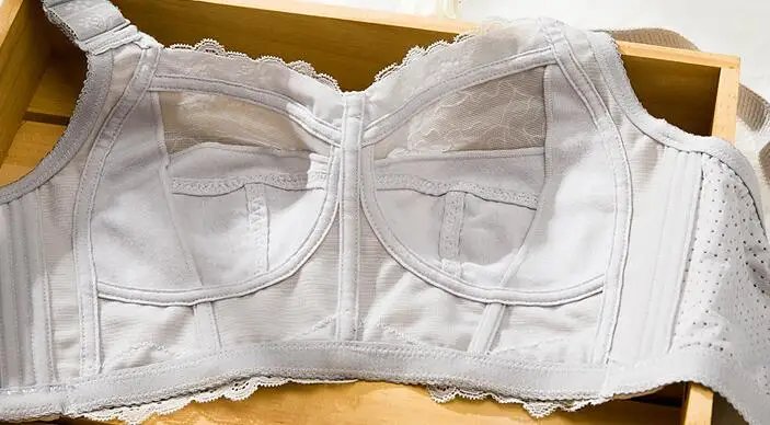 Womens Minimizer Bra Full Coverage Wireless Bra Non-padded Lace Floral Embroidery Ultra-thin Unlined Bra Longerie for Woman 42 E