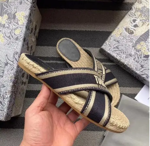 

Verano transpirable bordar letra de alfabeto zapatos con los dedos de los pies al aire libre Zapatos Alpargatas mocasines de chi