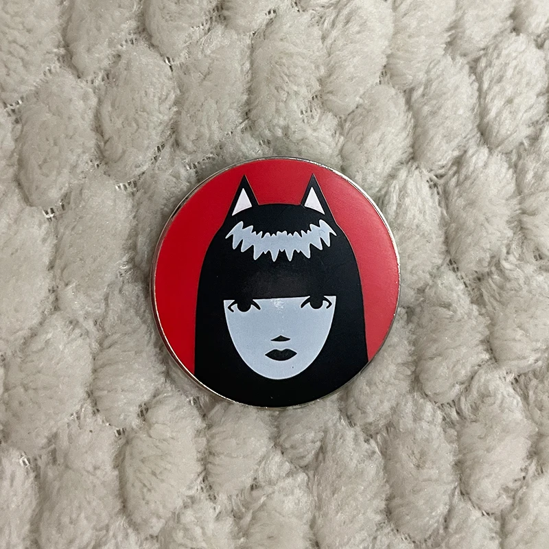 Эмалированная заколка Эмили в темной готике