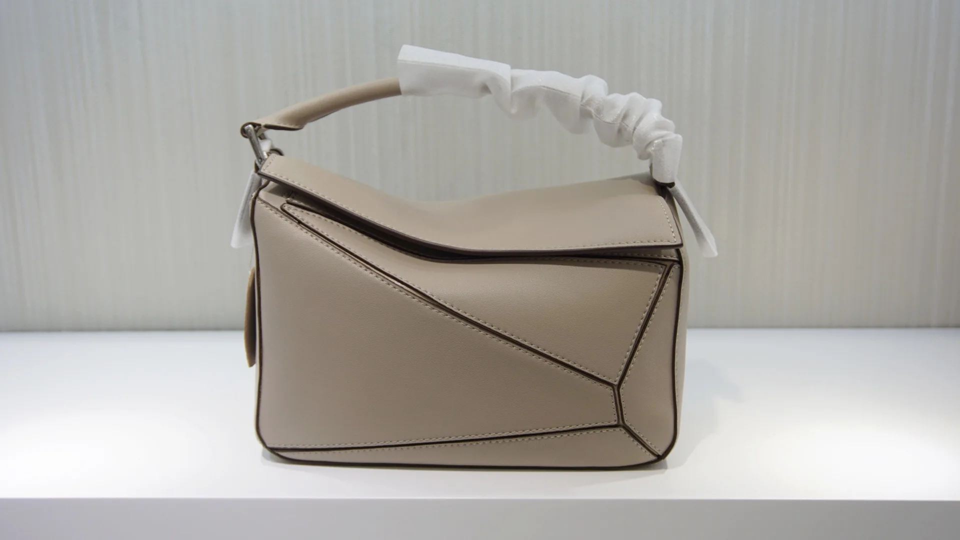 

Designer Geometric Pillow Bag Stitching Genuine Leather Shoulder Messenger Bags for Women 2021 High Quality Women Purse and Hand