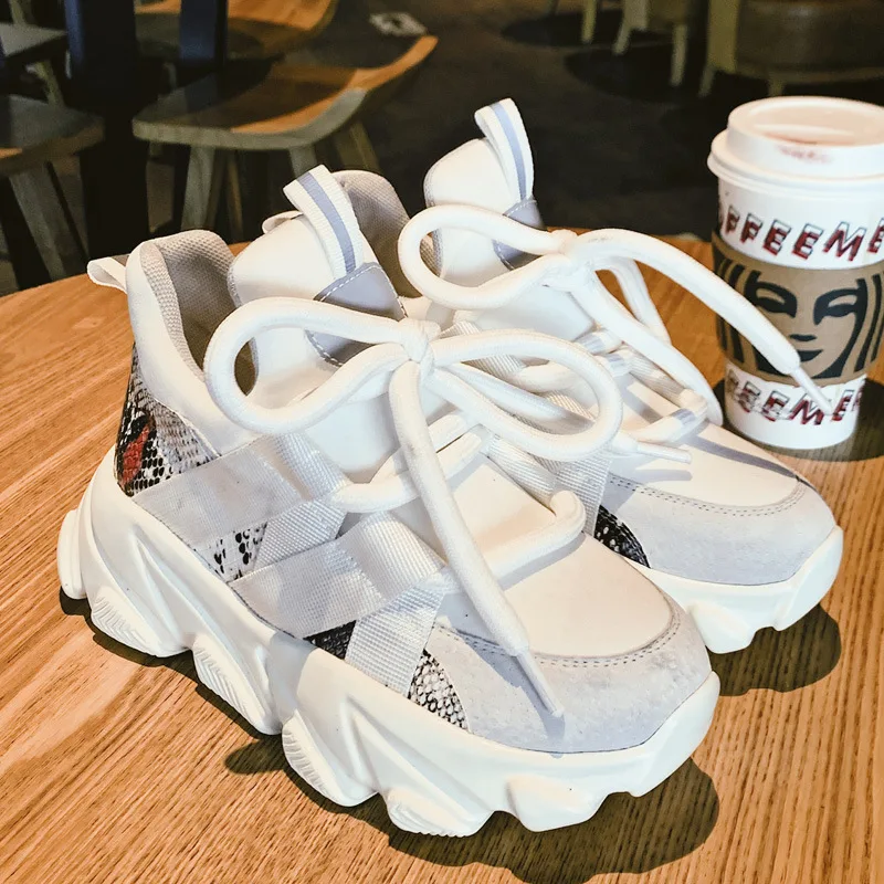 Женские кроссовки на массивной подошве брендовые дизайнерские модные платформе