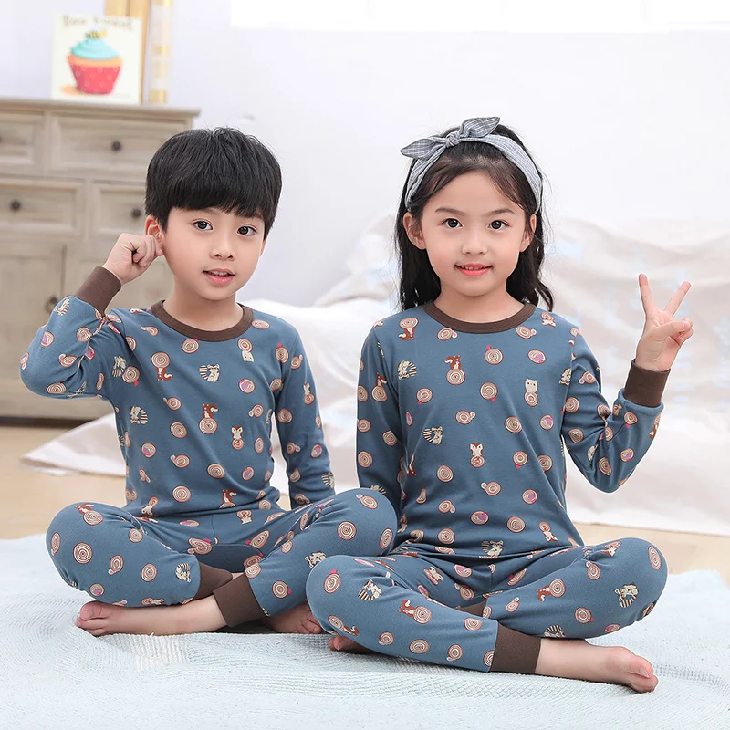Детский пижамный комплект с длинным рукавом и синими штанами |