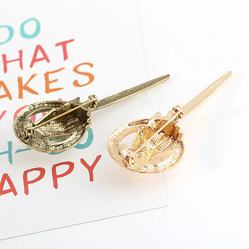 Оптовая продажа ювелирные изделия брошь рука короля пальчиковая булавка в виде