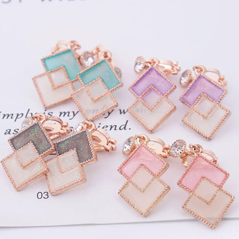 Женские серьги клипсы для ушей без проколов клипса геометрической формы модные