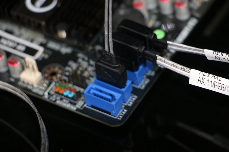 Боковой изгиб SATA 6 ГБ кабель для передачи данных жесткого диска Amphenol SATA3.0 SSD