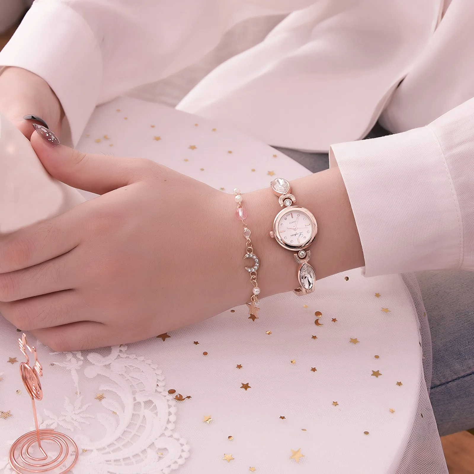 

Women Luxury Watch With Bracelet Suit Reloj Mujer Fashion Small Exquisite European Style Beauty Leisure Bracelet Watch Suit