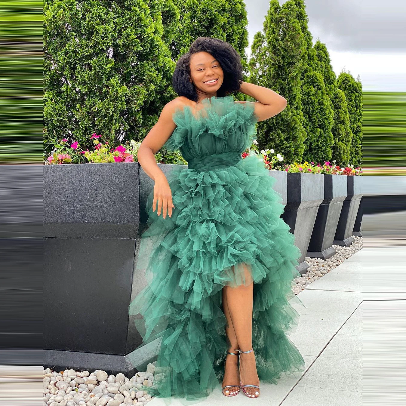 Hi Low Puffy Tulle Dresses Strapless Ruffles Long Women Photo Shoot Beach Tulle Dressing Gowns Custom Made For Birthday Party
Hi Low Puffy Tulle Dresses Strapless Ruffles Long Women Photo Shoot Beach Tulle Dressing Gowns Custom Made For Birthday Party