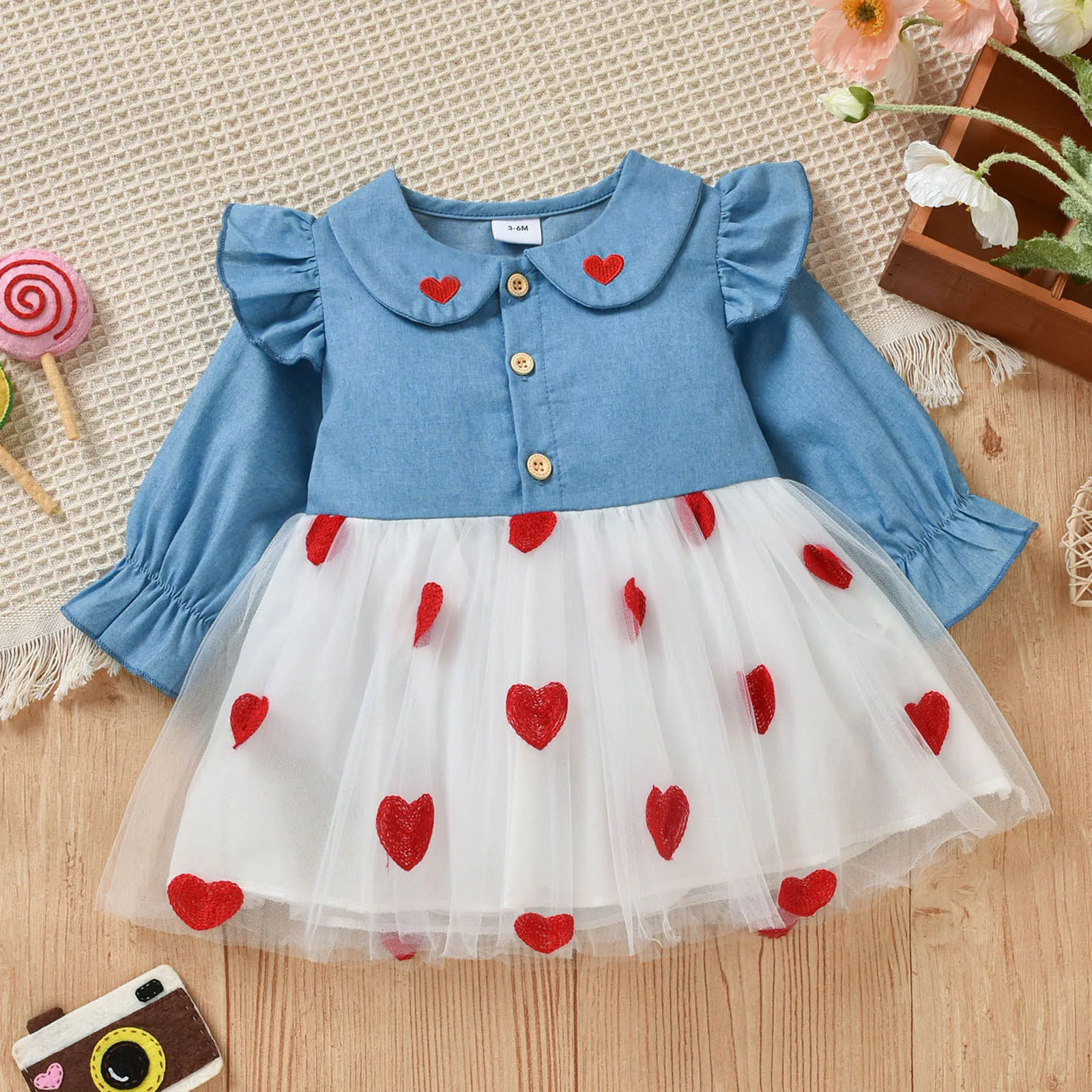 

Джинсовое платье для маленьких девочек, платье принцессы из фатина с принтом сердечек и пэчворком для Дня святого Валентина, 2022