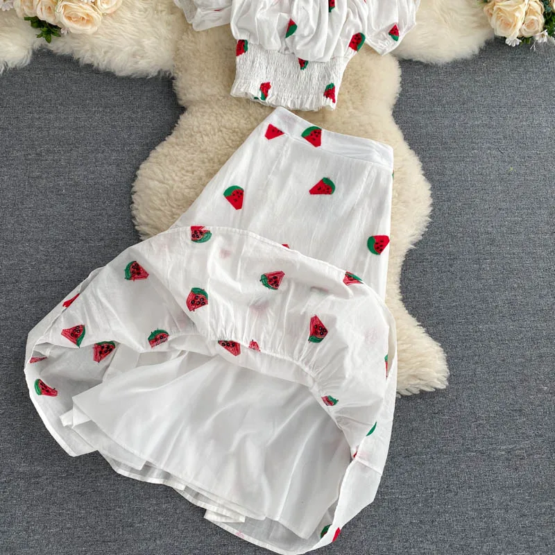 

Women White Strawberry Embroidered 2pcs Set Summer Sweet Square Collar Short Tops Pullover + A-line High Waist Skirt 2pcs Suit