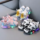 Детская светодиодная спортивная обувь для мальчиков светильник ящиеся кроссовки, светящиеся спортивные сетчатые кроссовки для бега, повседневная обувь для девочек, светящаяся корзина