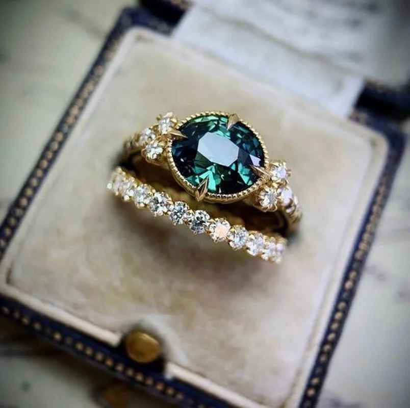 

2Pcs Elegant Green Zircon Ring Set Princess Crystal Wedding Ring Set for Mother's Wife Bride Proposal Engagement Ring Jewelry